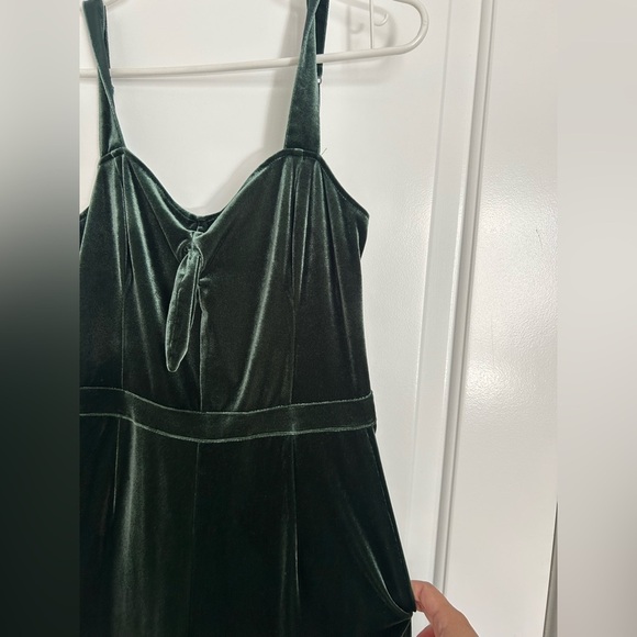 Abercrombie and Fitch green velvet wide leg bow Jumpsuit size small - Picture 9 of 13